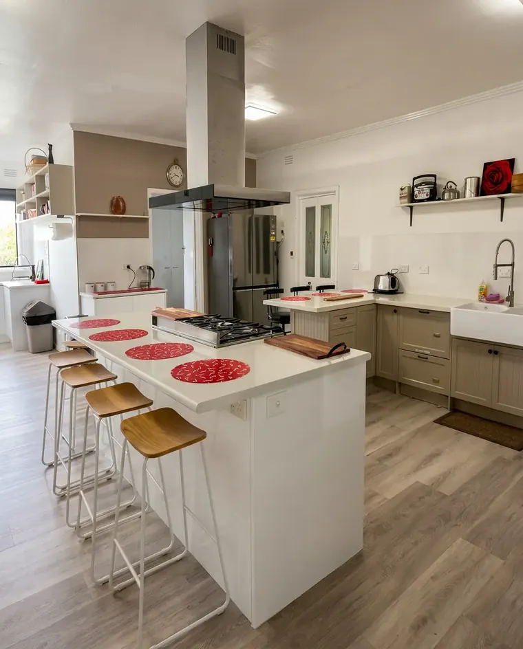 5 Bedroom Apartment at Longhorn Ranch Apartments in Orbost, VIC - self-contained accommodation